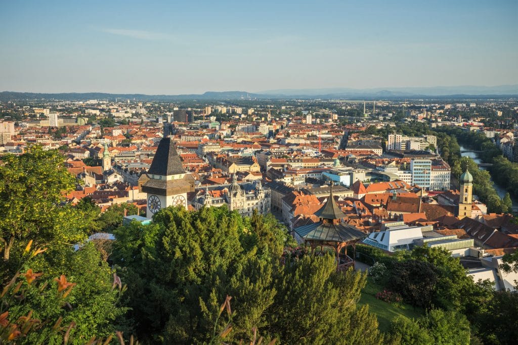Uhrturm in Graz — Wahrzeichen und Premium-Lage für Immobilien