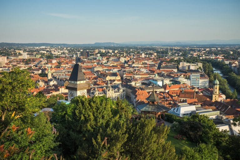 Uhrturm in Graz — Wahrzeichen und Premium-Lage für Immobilien